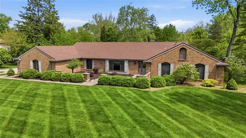 1081 Cedar Creek Cir, Washington Township, OH 45459