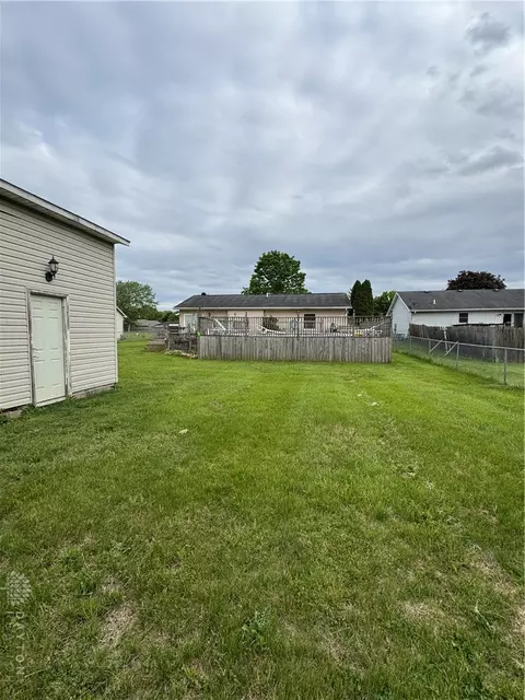 Exterior - 165 Baker Ln, Franklin, OH 45005 photo 6 of 8