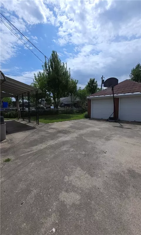 Exterior - 3109 Shroyer Rd, Kettering, OH 45429 photo 2 of 6