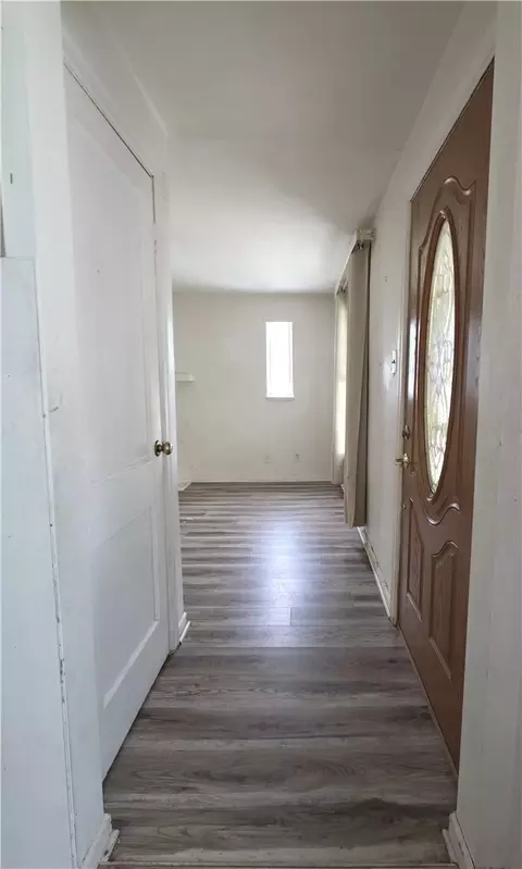 Entry Way - 3109 Shroyer Rd, Kettering, OH 45429 photo 3 of 4