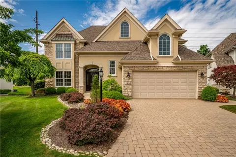 185 Barrington Village Dr, Xenia, OH 45385