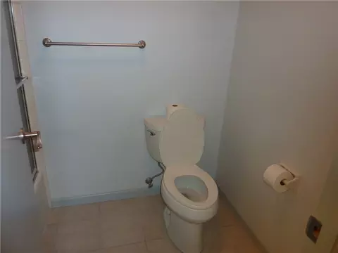Bath - 1345 Tattersall Rd #64, Centerville, OH 45459 photo 5 of 5