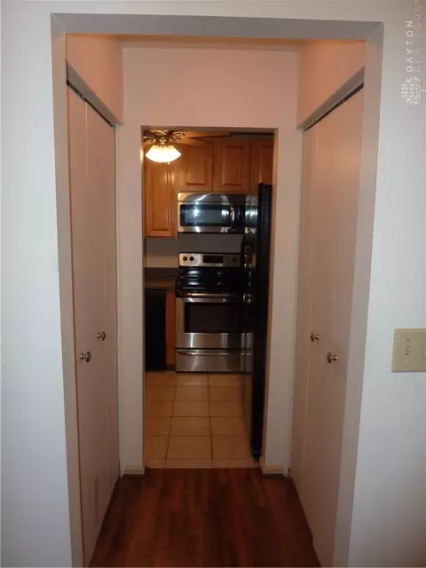 Entry Way - 1345 Tattersall Rd #64, Centerville, OH 45459 photo 2 of 2