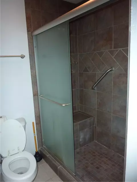 Bath - 1345 Tattersall Rd #64, Centerville, OH 45459 photo 2 of 5