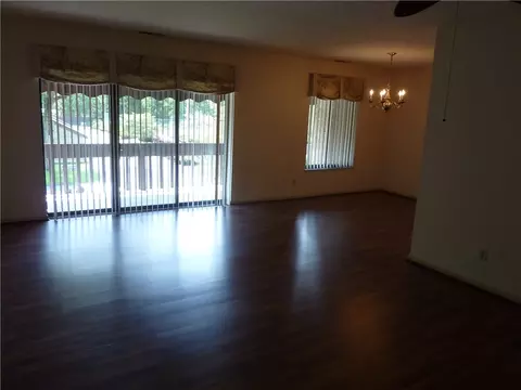 Living - 1345 Tattersall Rd #64, Centerville, OH 45459 photo 2 of 4