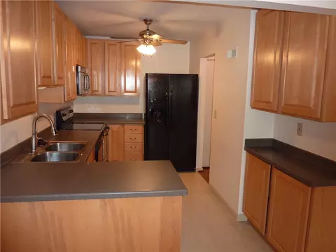 Kitchen - 1345 Tattersall Rd #64, Centerville, OH 45459 photo 2 of 2