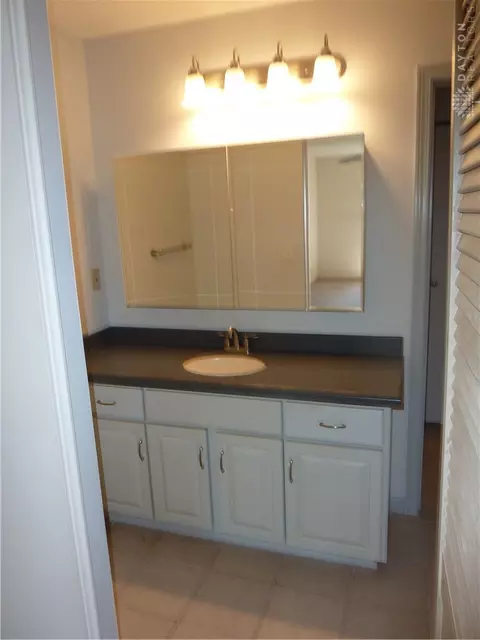 Bath - 1345 Tattersall Rd #64, Centerville, OH 45459 photo 1 of 5