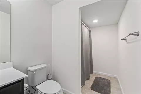 Bath - 1148 Red Maple Dr, Troy, OH 45373 photo 8 of 9