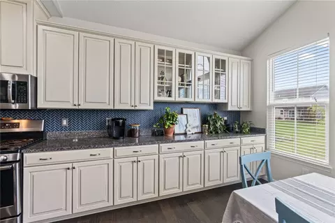 Kitchen - 1148 Red Maple Dr, Troy, OH 45373 photo 3 of 6