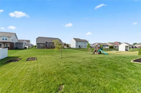 Exterior - 1148 Red Maple Dr, Troy, OH 45373 photo 14 of 16