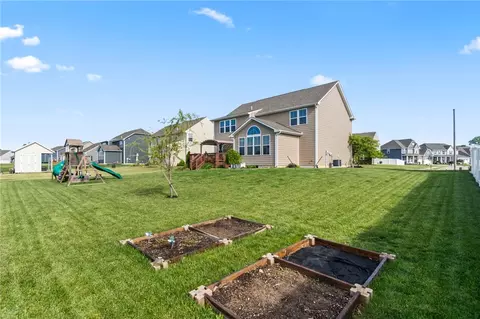 Exterior - 1148 Red Maple Dr, Troy, OH 45373 photo 15 of 16