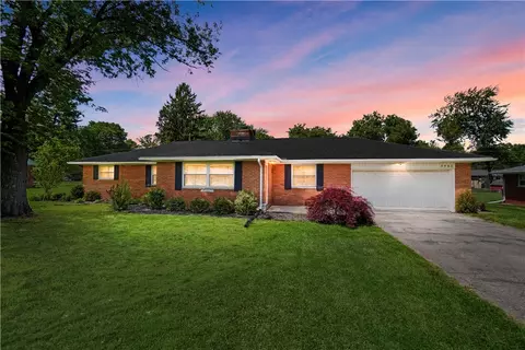 3560 Jonathon Dr, Beavercreek, OH 45434