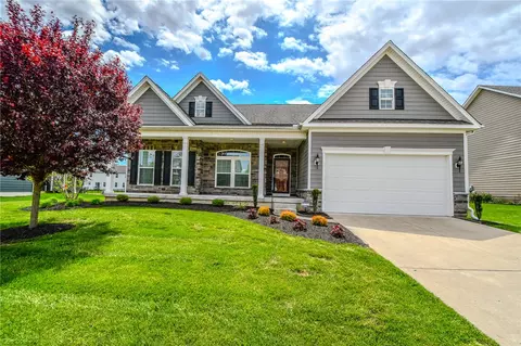 1136 Red Maple Dr, Troy, OH 45373