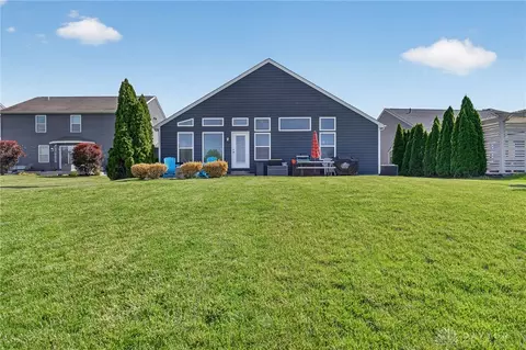 Exterior - 165 Bailey Ln, Springboro, OH 45066 photo 6 of 7