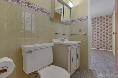 Bath - 427 Knickerbocker Ave, Springfield, OH 45506 photo 6 of 6