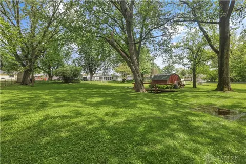 Exterior - 427 Knickerbocker Ave, Springfield, OH 45506 photo 6 of 13