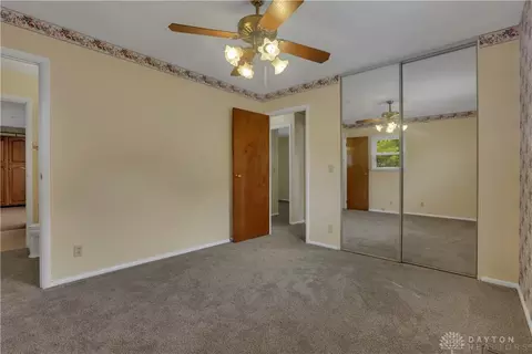 Bedroom - 427 Knickerbocker Ave, Springfield, OH 45506 photo 2 of 6