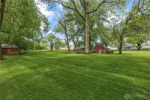 Exterior - 427 Knickerbocker Ave, Springfield, OH 45506 photo 7 of 13