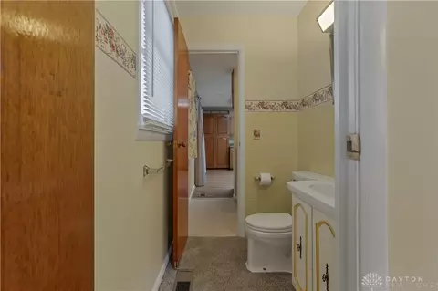 Bath - 427 Knickerbocker Ave, Springfield, OH 45506 photo 3 of 6