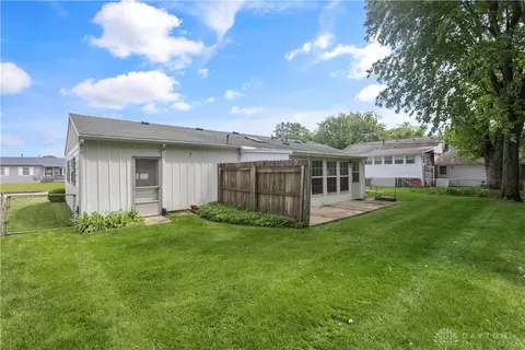 Exterior - 427 Knickerbocker Ave, Springfield, OH 45506 photo 3 of 13
