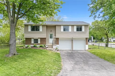 100 Wickham Farm Dr, Englewood, OH 45322