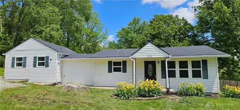 393 N Main St, Waynesville, OH 45068