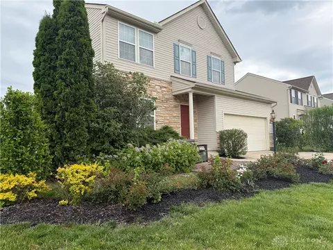 5561 Sagewood Dr, Miamisburg, OH 45342
