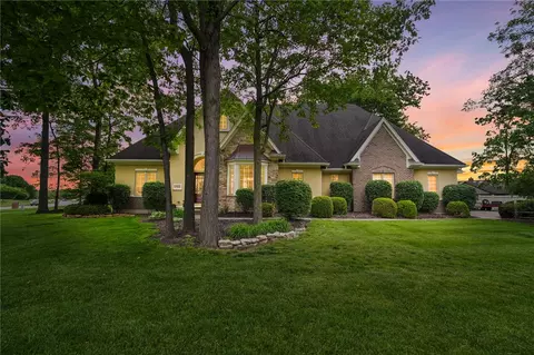 1745 Haley Dr, Washington Township, OH 45458