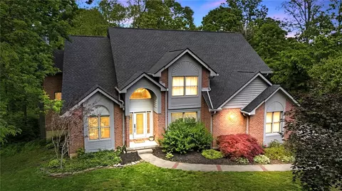 2570 River Bend Dr, Sugarcreek Township, OH 45370