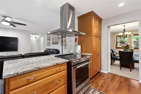 Kitchen - 4333 Appleton Pl, Kettering, OH 45440 photo 2 of 8