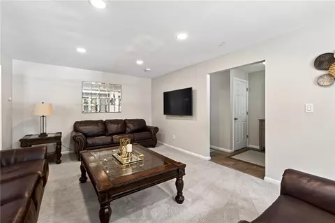 Living - 4333 Appleton Pl, Kettering, OH 45440 photo 2 of 7