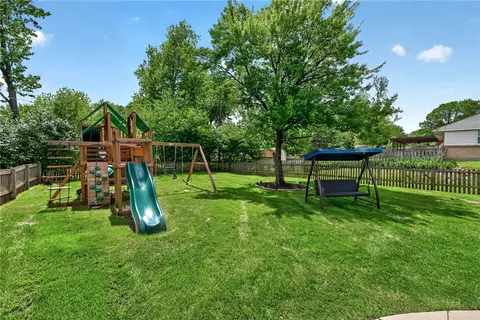 Exterior - 4333 Appleton Pl, Kettering, OH 45440 photo 14 of 20