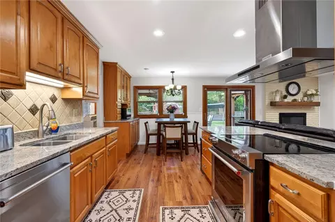 Kitchen - 4333 Appleton Pl, Kettering, OH 45440 photo 1 of 8