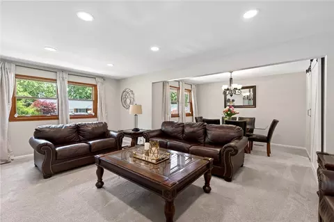 Living - 4333 Appleton Pl, Kettering, OH 45440 photo 3 of 7