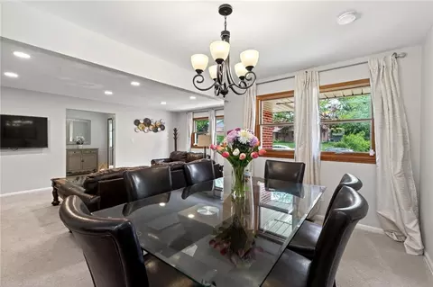 Dining - 4333 Appleton Pl, Kettering, OH 45440 photo 2 of 4