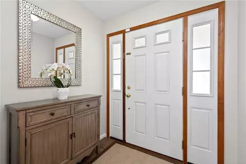 Entry Way - 4333 Appleton Pl, Kettering, OH 45440 photo 1 of 2