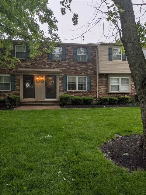 107 Marco Ln #11, Washington Township, OH 45458