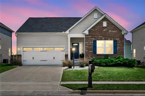 224 Regatta Park Dr, Fairborn, OH 45324