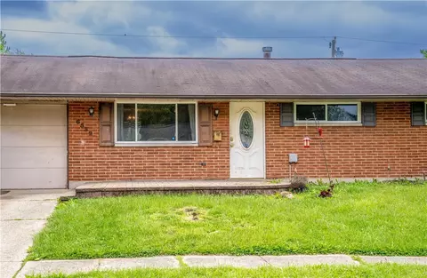 6532 Lemans Ln, Dayton, OH 45424