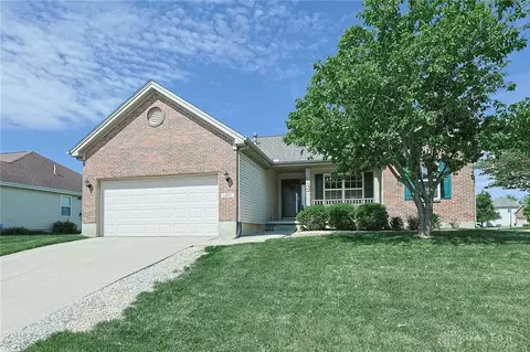 1497 Observatory Dr, Fairborn, OH 45324