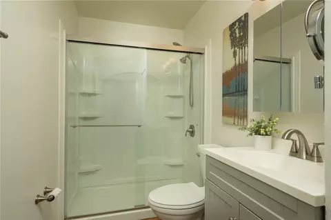 Bath - 2757 Danz Ave, Kettering, OH 45420 photo 1 of 3