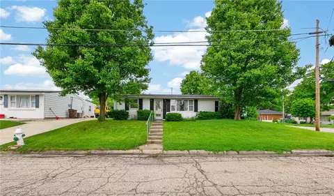 70 Suncrest Dr, Lebanon, OH 45036