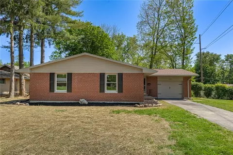 2434 Barnett Dr, Bellbrook, OH 45305