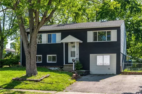 1976 Redstone Dr, Fairborn, OH 45324