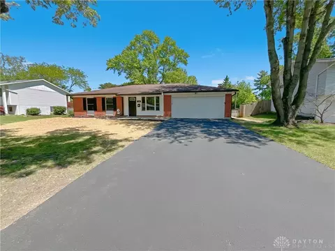 7548 Katy Dr, Dayton, OH 45459