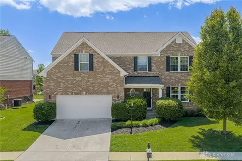 Exterior - 9448 Oak Brook Dr, Centerville, OH 45458 photo 2 of 9