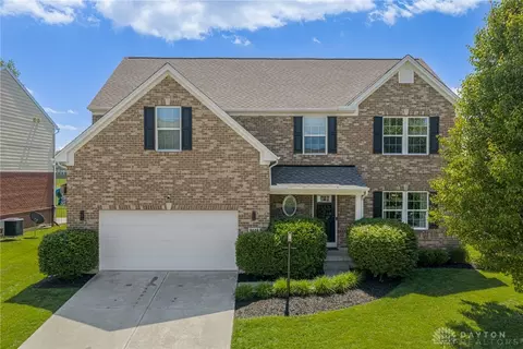 Exterior - 9448 Oak Brook Dr, Centerville, OH 45458 photo 3 of 9