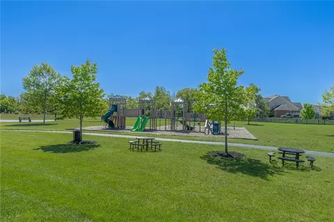 View/Area - 9448 Oak Brook Dr, Centerville, OH 45458 photo 7 of 8