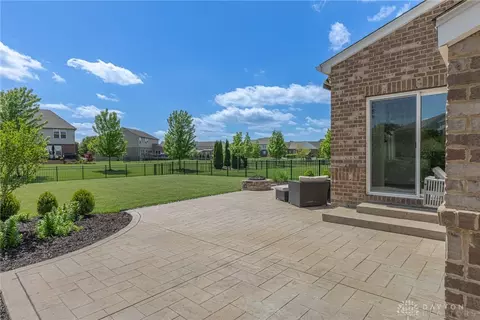 Exterior - 9448 Oak Brook Dr, Centerville, OH 45458 photo 7 of 9