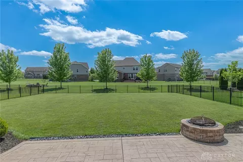 Exterior - 9448 Oak Brook Dr, Centerville, OH 45458 photo 8 of 9